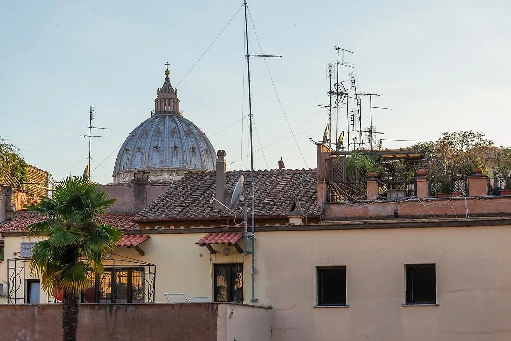 La Porta Rossa Di Borgo - Vatican Luxury Suite-1