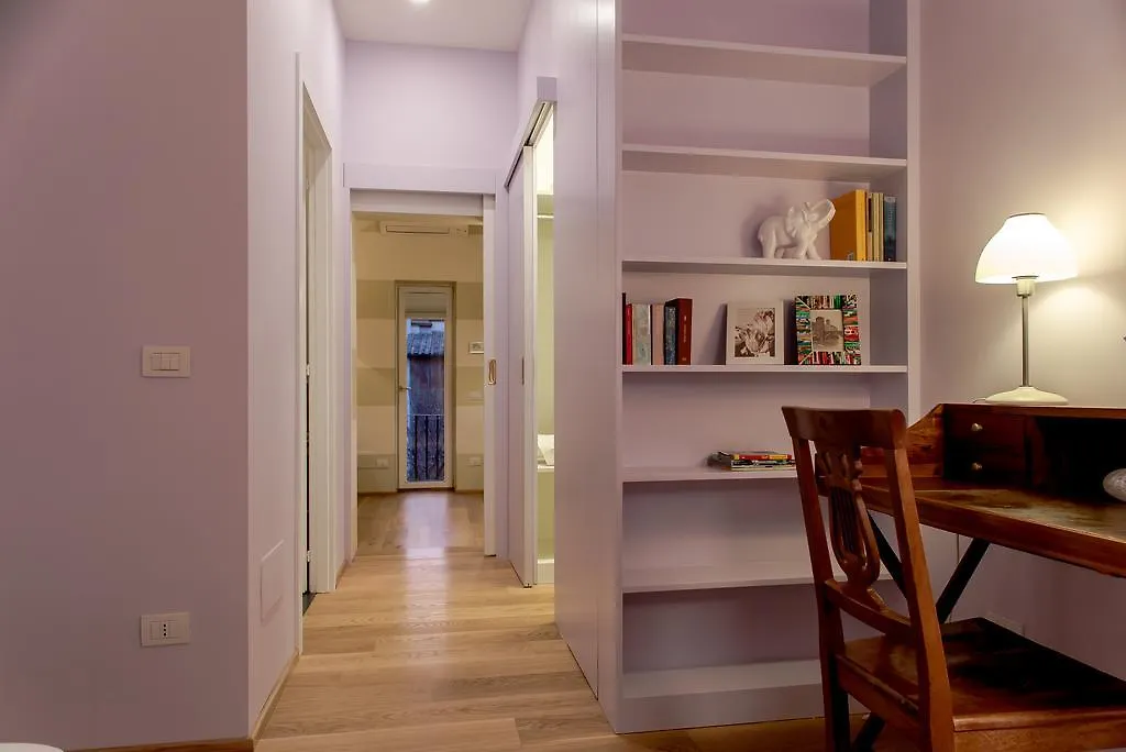 La Porta Rossa Di Borgo - Vatican Luxury Suite-1