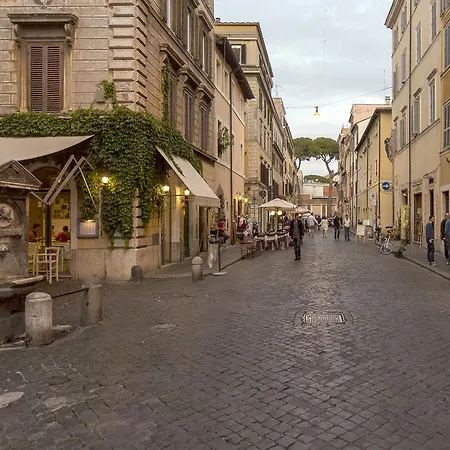La Porta Rossa Di Borgo - Vatican Luxury Suite-3