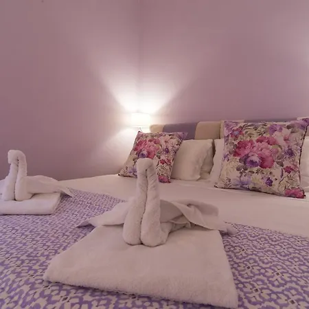La Porta Rossa Di Borgo - Vatican Luxury Suite-3